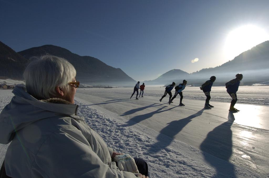 Ferienhof Obergasser Und Bergblick Weissensee Exteriör bild